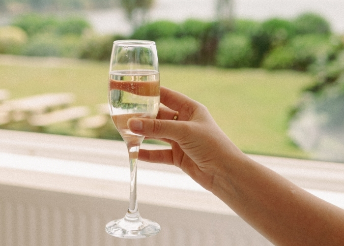 Sparkling afternoon tea for one