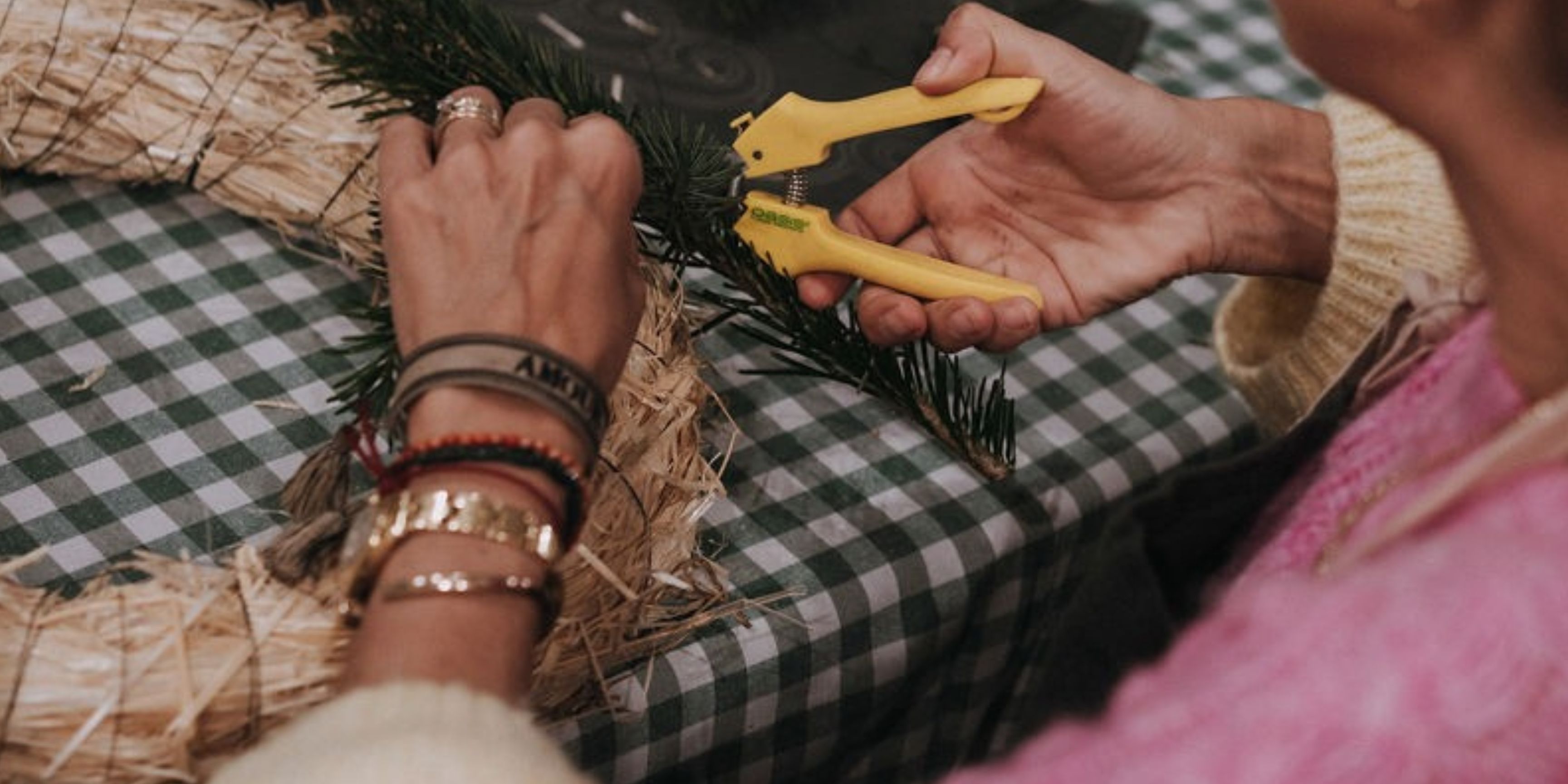 Taller de Coronas Navideñas