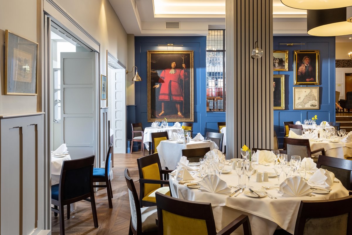 Stay & Breakfast November - March | Signature Room