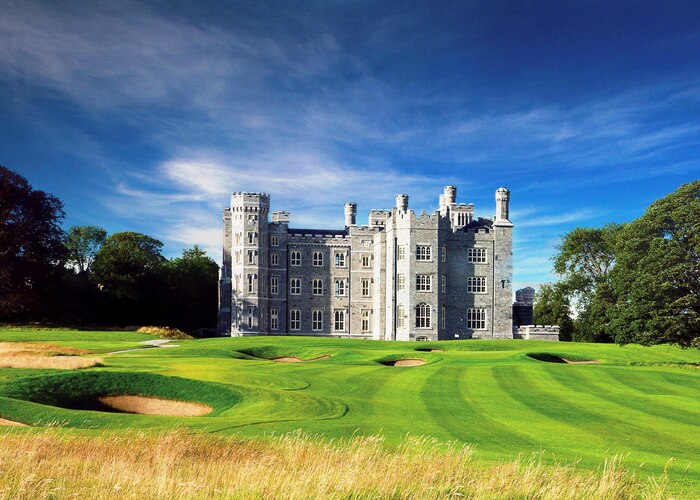 Overnight Bed, Breakfast, Golf & Evening Meal for 2 People