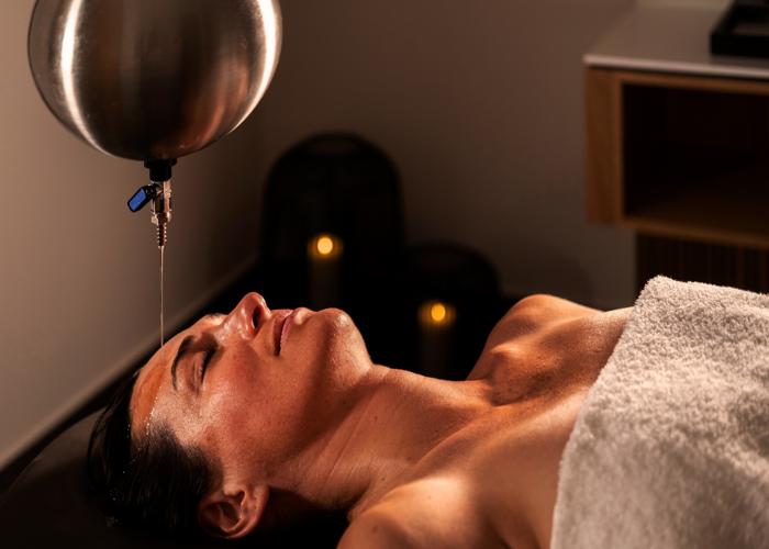 Shirodhara Stirnguss