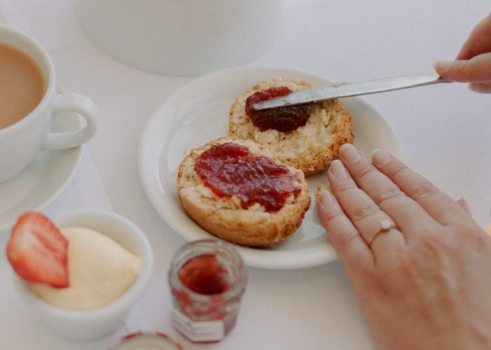 Cream tea for one