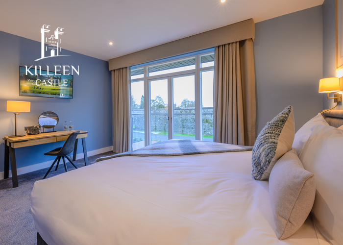 Overnight Bed & Breakfast for 2 People