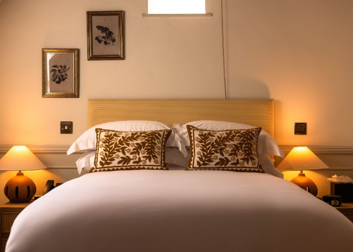 Weekend Bed and Breakfast (Feature Room)