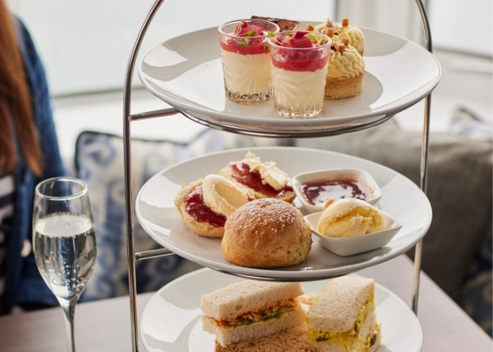 Bottomless afternoon tea for one