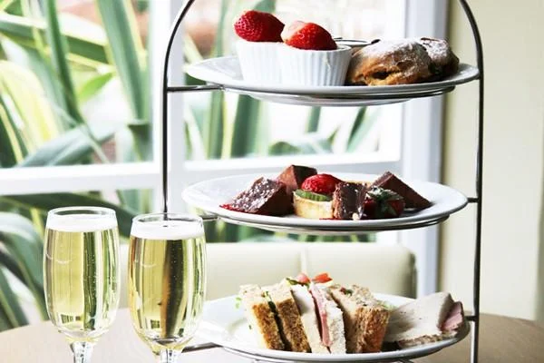 Sparkling afternoon tea for 2