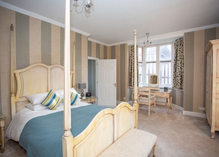Bed & Breakfast stay at the Sea Marge Hotel