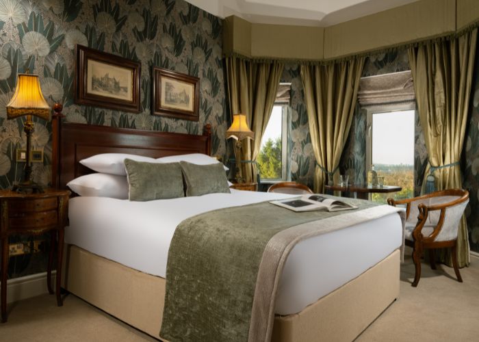 Overnight stay in a Classic Room with Dinner & Breakfast