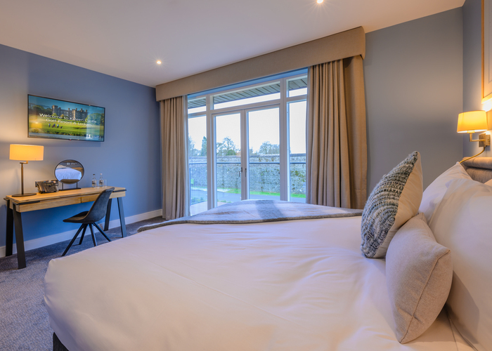 Overnight Bed & Breakfast for 2 People